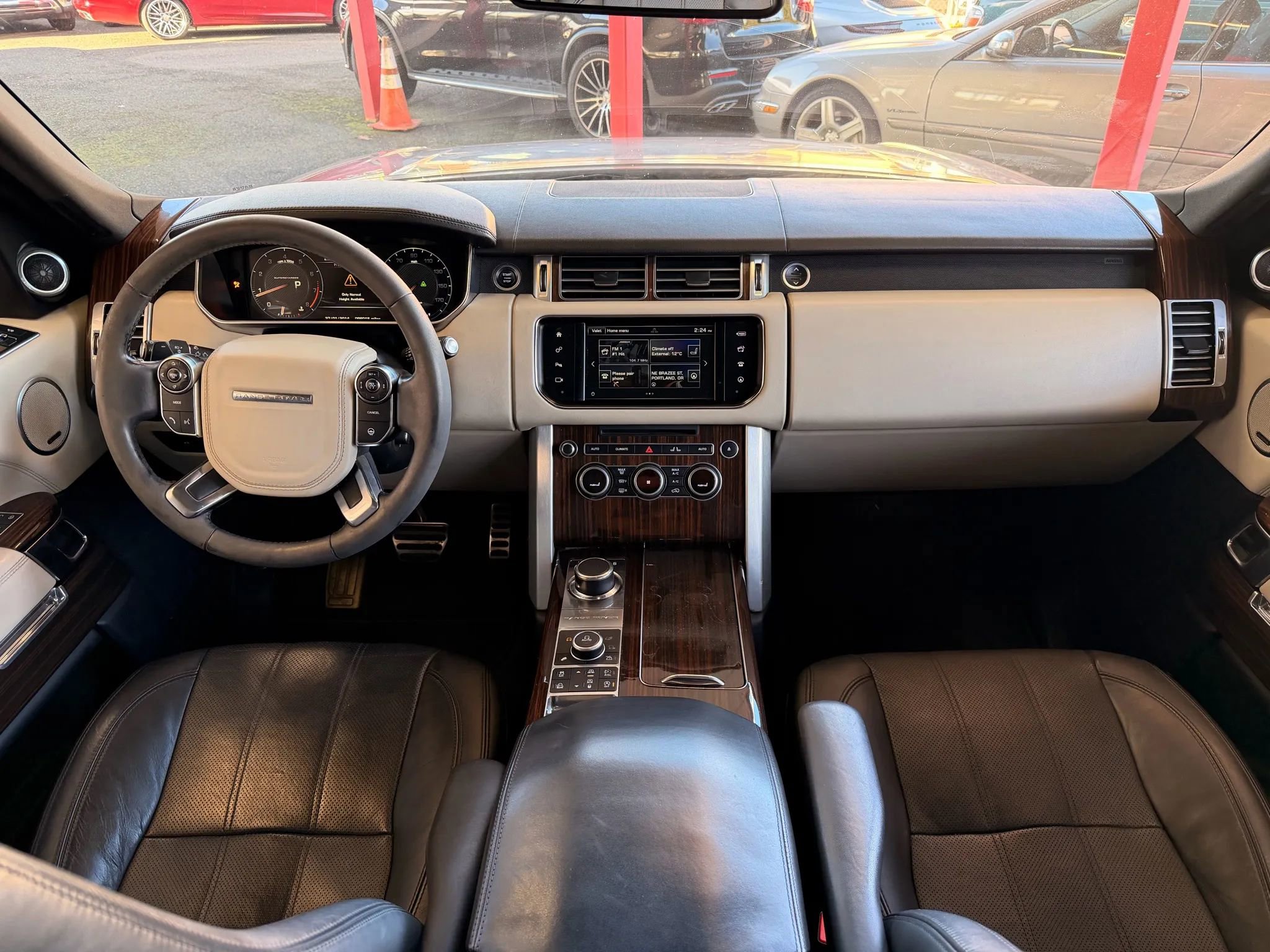 Used 2016 Land Rover Range Rover Supercharged image 11