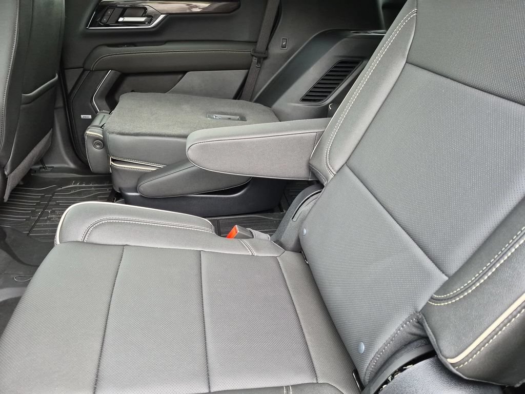 New 2026 GMC Yukon Elevation w/ Elevation Premium Package AWD/4WD image 16