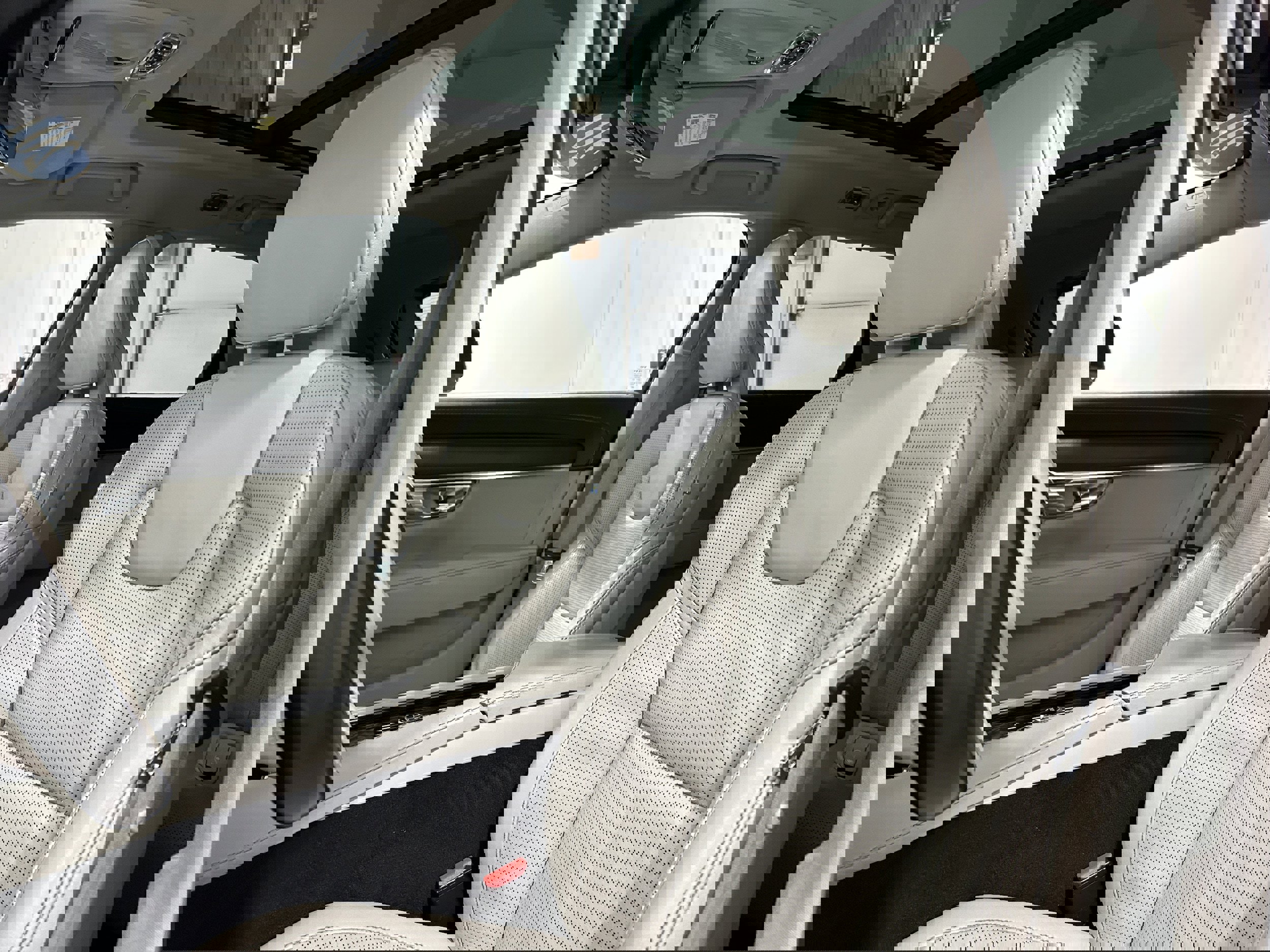 Used 2017 Volvo V90 T6 Cross Country image 24