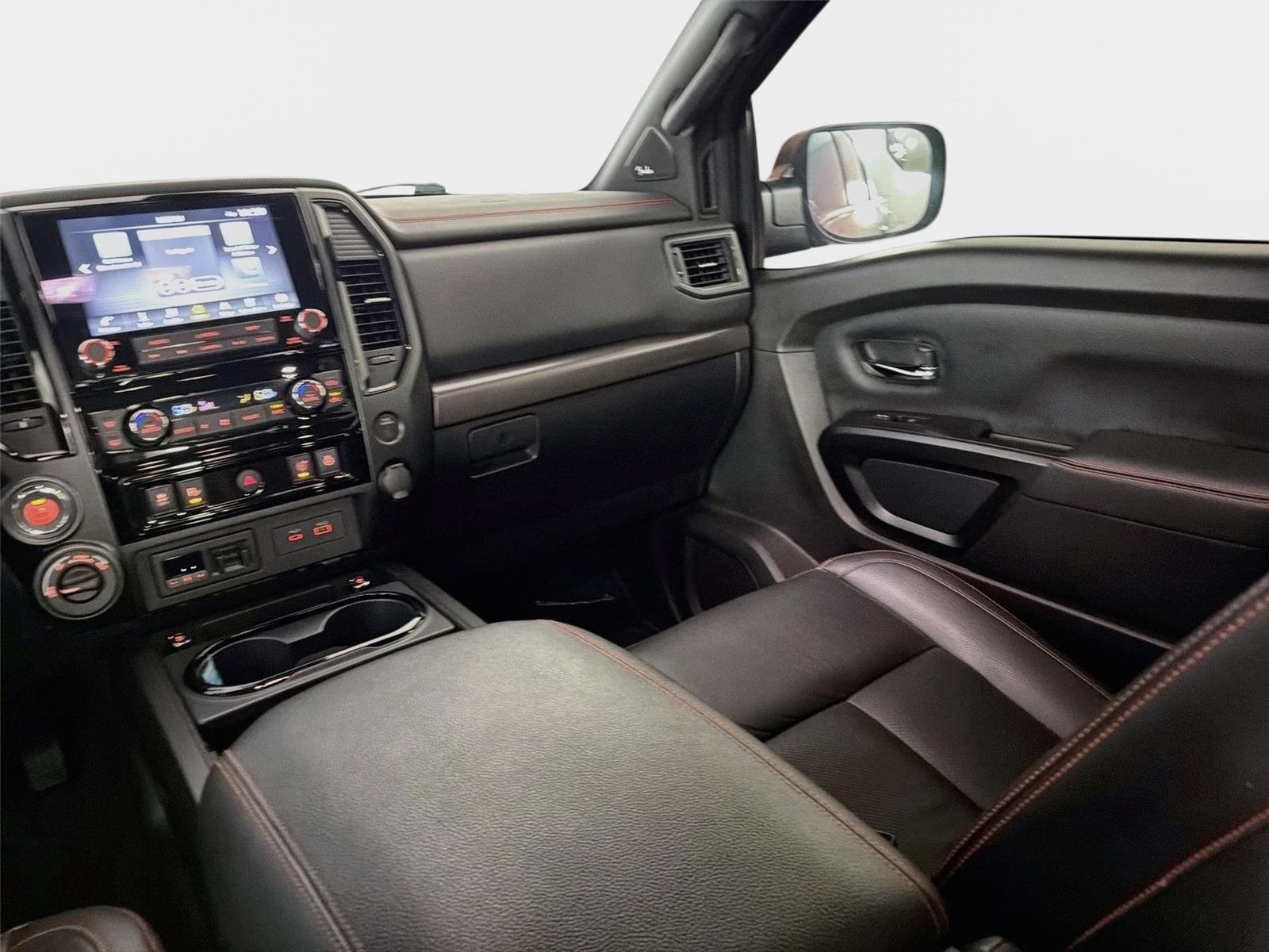 Used 2024 Nissan Titan PRO-4X w/ Pro-4x Convenience Package AWD/4WD image 26