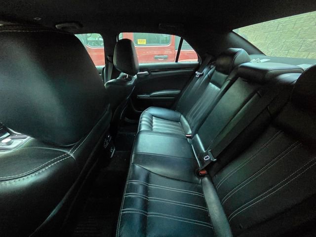 Used 2019 Chrysler 300 S image 4