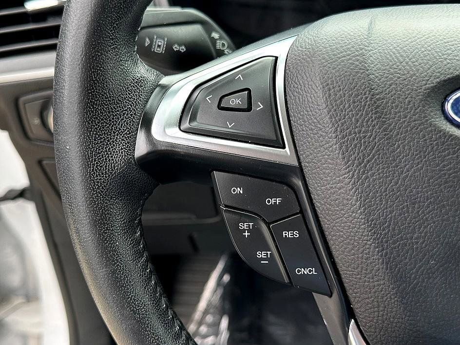 Used 2022 Ford Edge SEL image 21