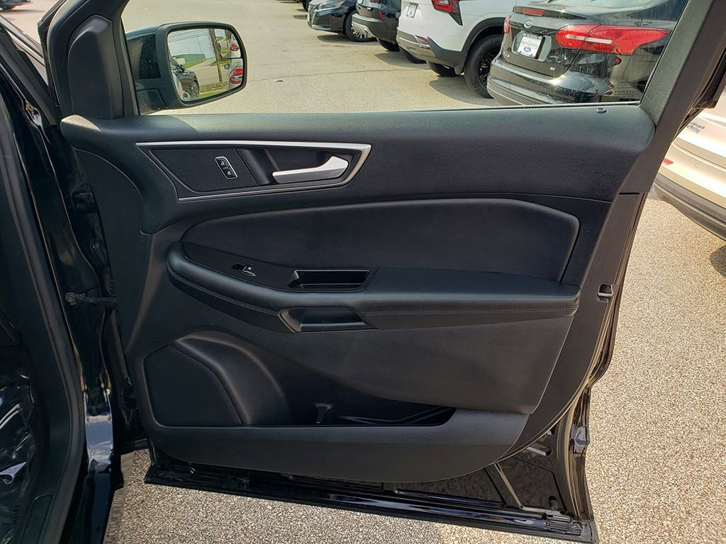 Used 2016 Ford Edge SEL w/ Equipment Group 201A image 19