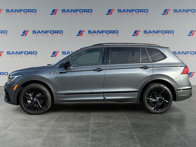 Used 2023 Volkswagen Tiguan SE R-Line AWD/4WD image 2