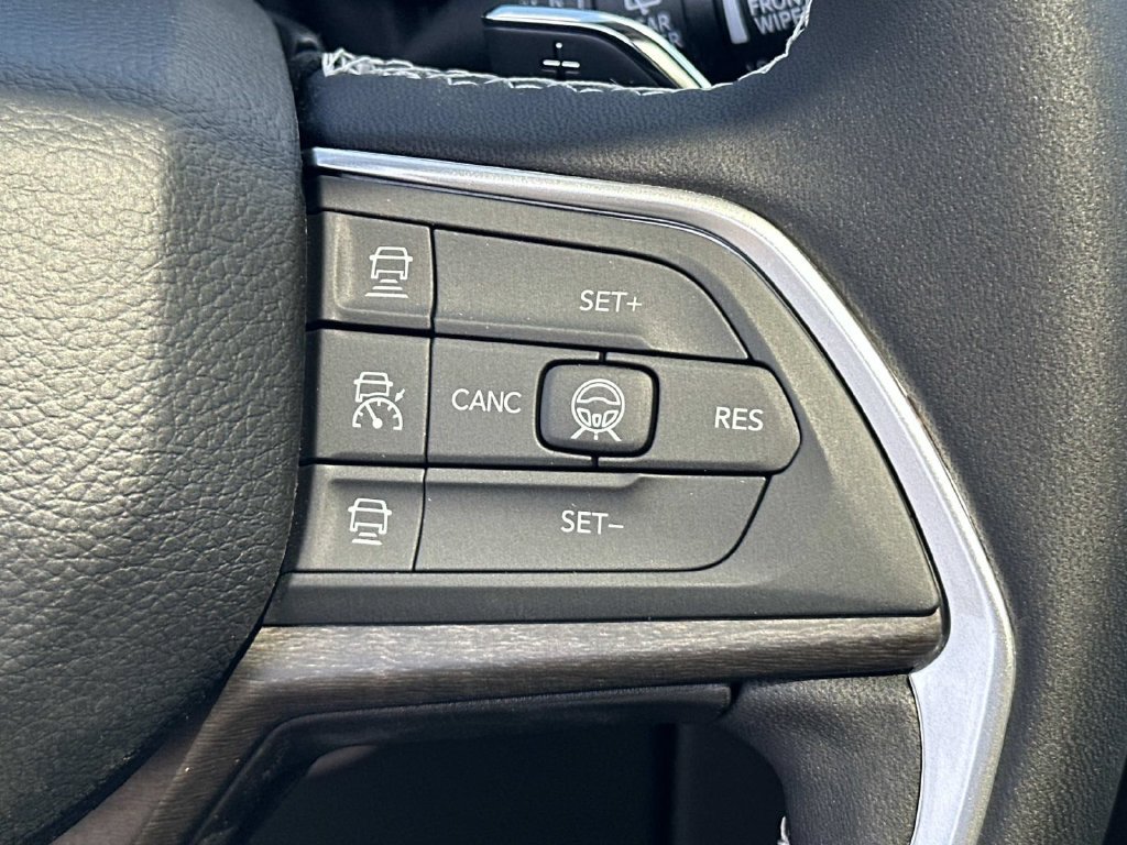 New 2027 Jeep Grand Cherokee Altitude AWD/4WD image 25