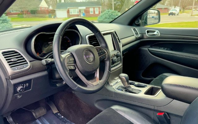 Used 2018 Jeep Grand Cherokee Altitude AWD/4WD image 16