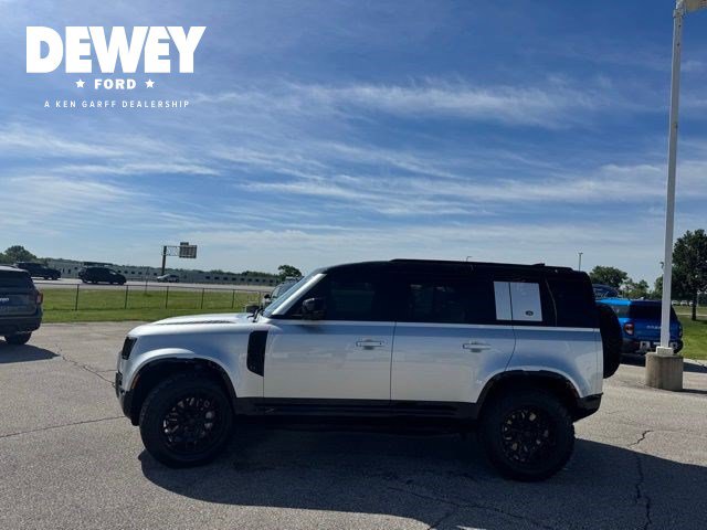 Used 2024 Land Rover Defender 110 X-Dynamic SE AWD/4WD image 5