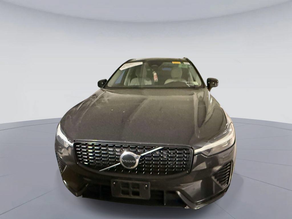 Used 2023 Volvo XC60 B5 Plus w/ Protection Package Premier AWD/4WD image 2