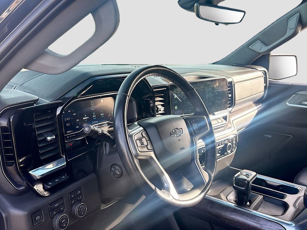 Used 2022 Chevrolet Silverado 1500 LTZ w/ Technology Package image 9