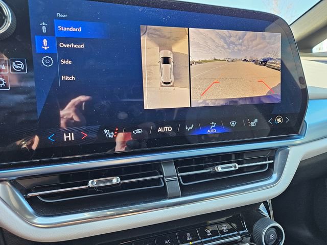 Used 2025 Chevrolet Equinox EV LT image 12