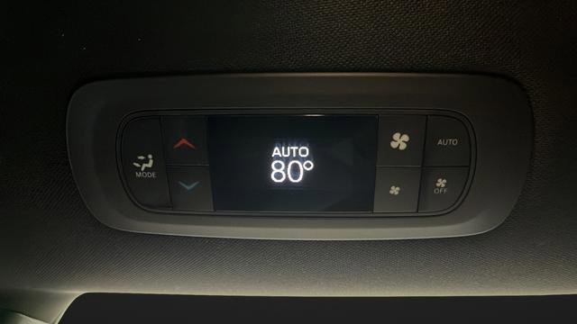 Used 2024 Chrysler Pacifica Touring FWD image 39