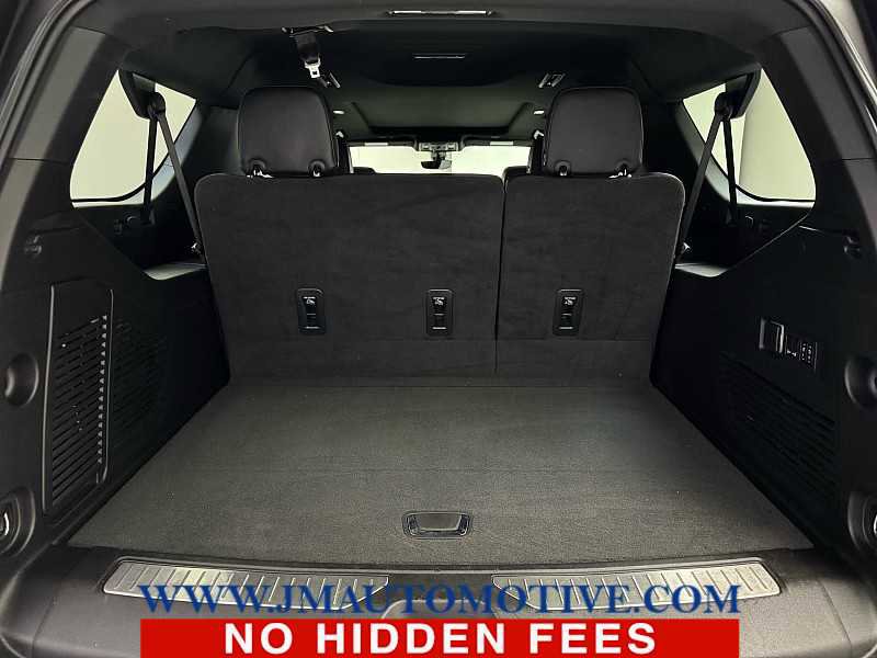 Used 2022 GMC Yukon XL Denali w/ Denali Premium Package image 18