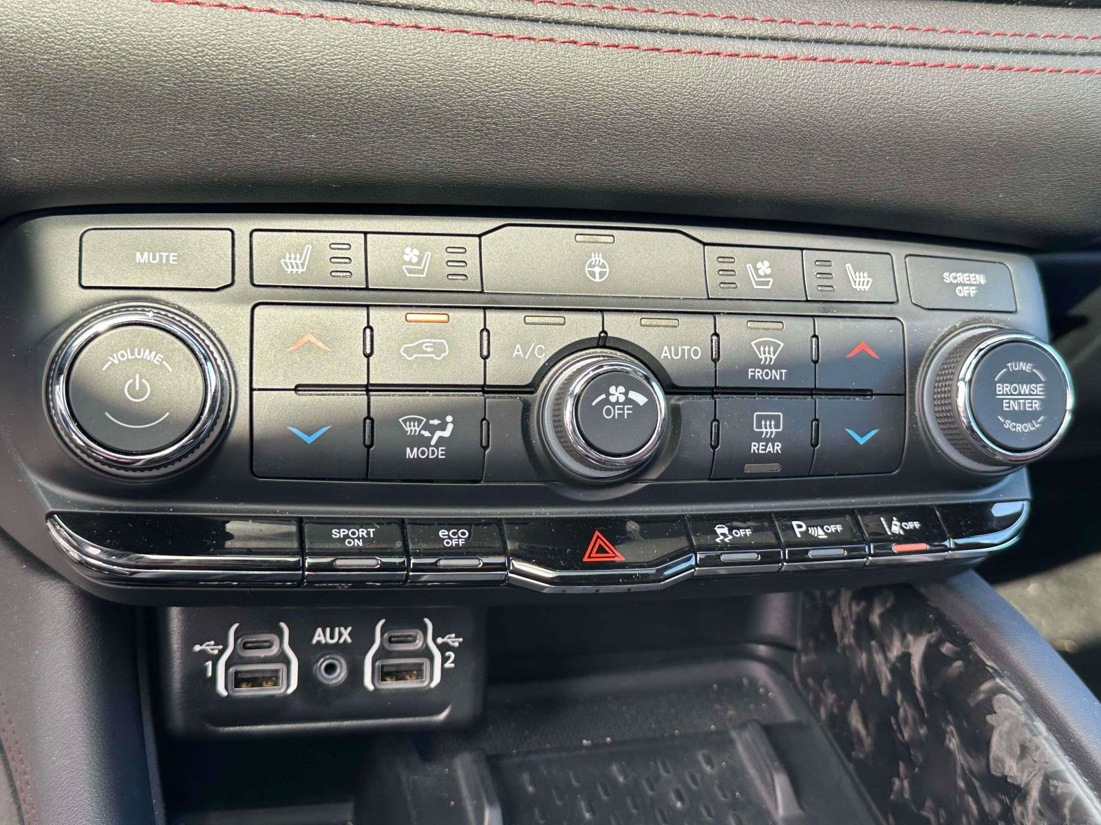 Used 2025 Dodge Durango R/T AWD/4WD image 25