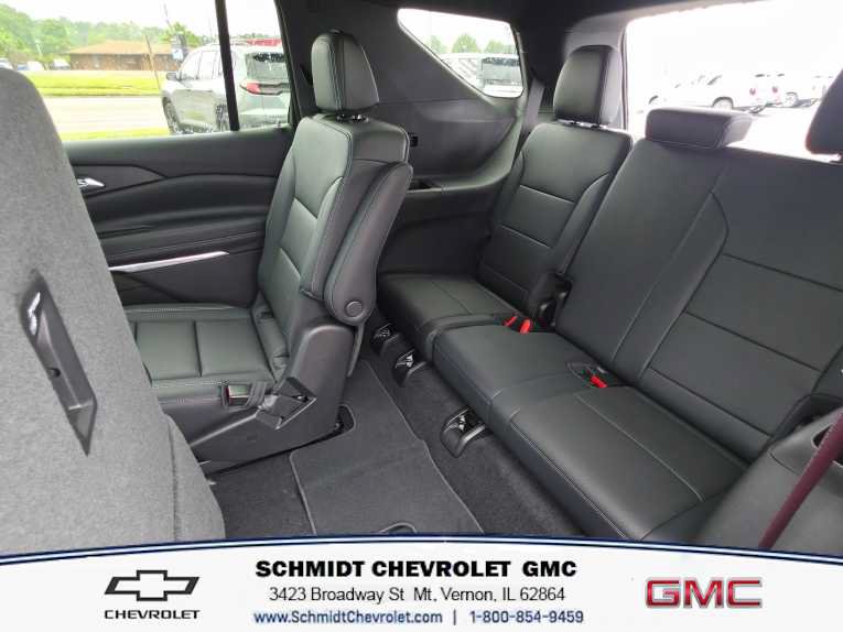 New 2026 Chevrolet Traverse LT w/ Sun and Wheel Package FWD image 10