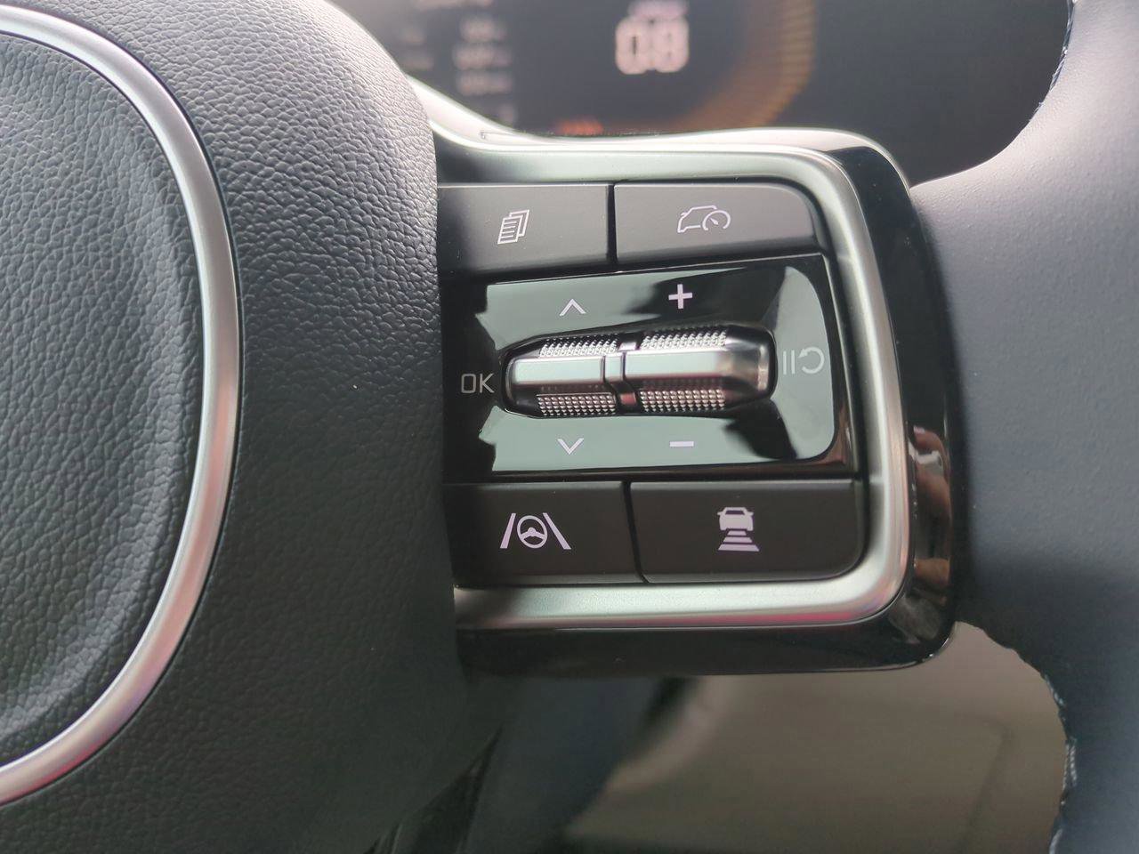 New 2026 Kia Carnival EX FWD image 26