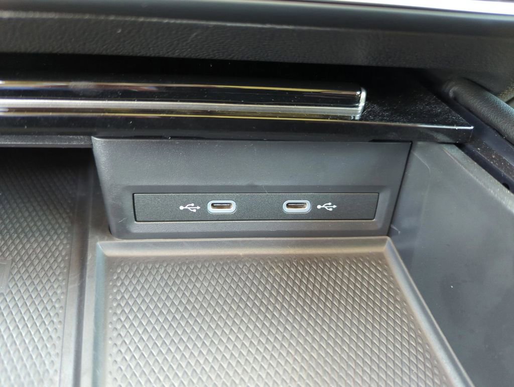 Used 2024 Volkswagen Atlas SEL Premium R-Line image 38