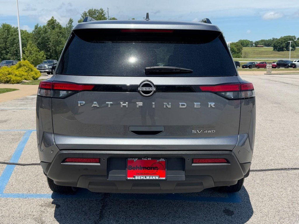 Used 2023 Nissan Pathfinder SV AWD/4WD image 5