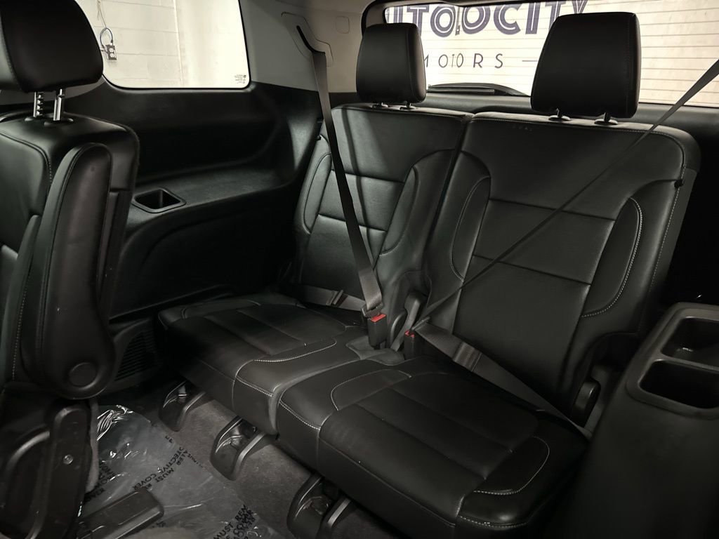 Used 2023 GMC Acadia SLT image 36