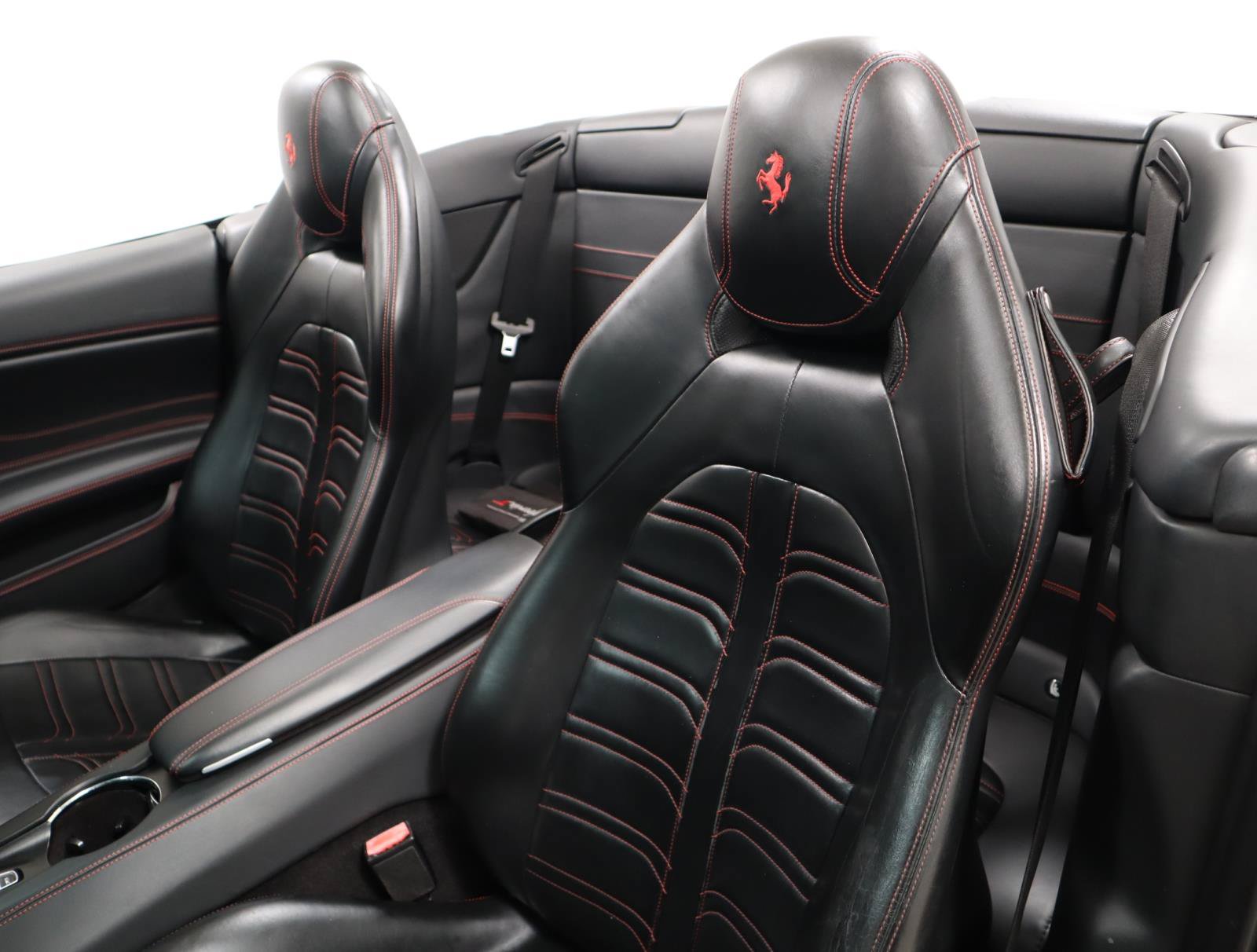 Used 2016 Ferrari California T RWD image 17