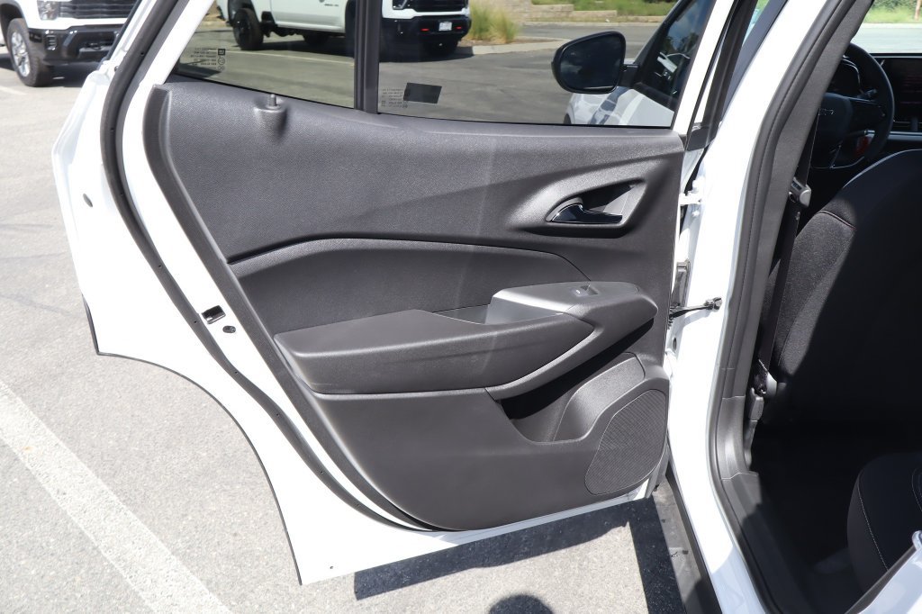 New 2026 Chevrolet Trax RS w/ Driver Confidence Package FWD image 32
