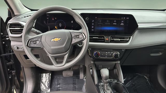 Used 2025 Chevrolet TrailBlazer LT AWD/4WD image 10