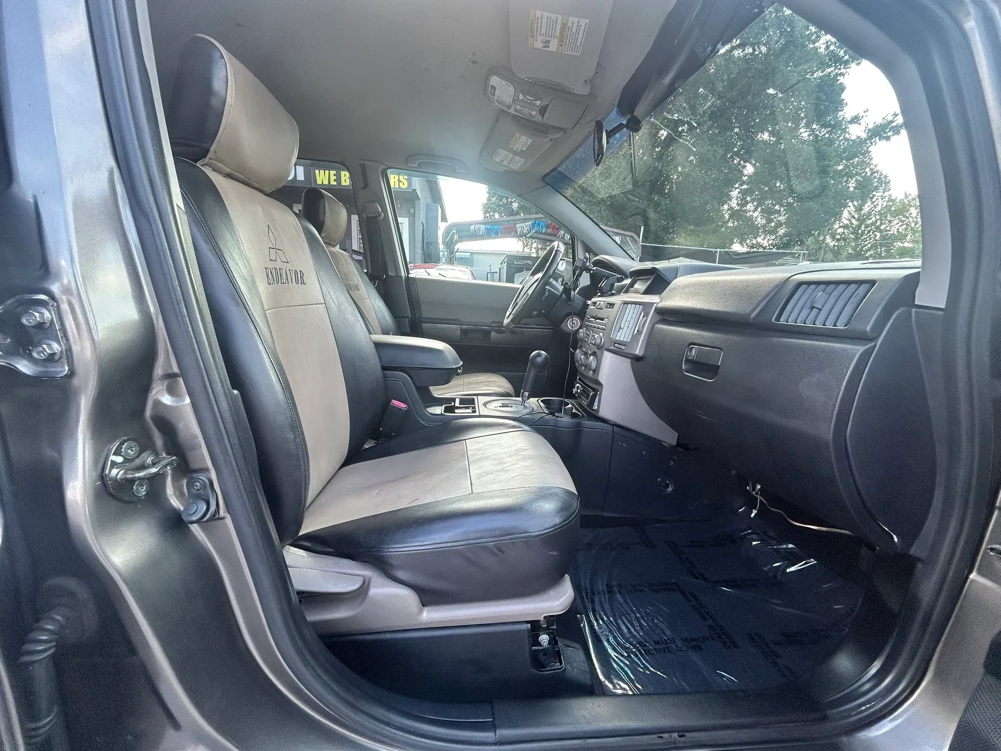 Used 2005 Mitsubishi Endeavor XLS FWD image 12