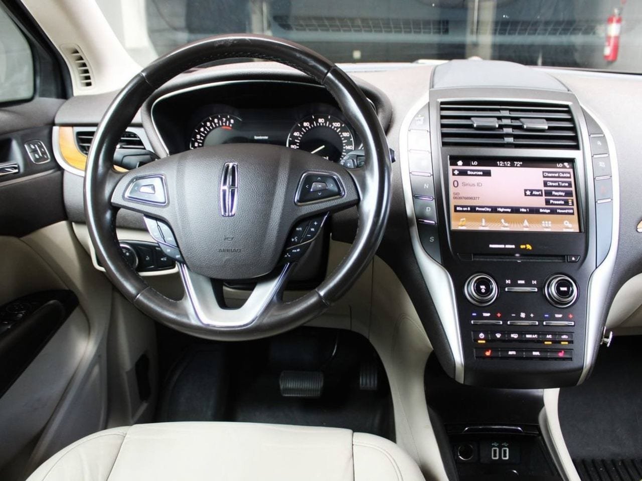 Used 2019 Lincoln MKC Select w/ Select Plus Package FWD image 15