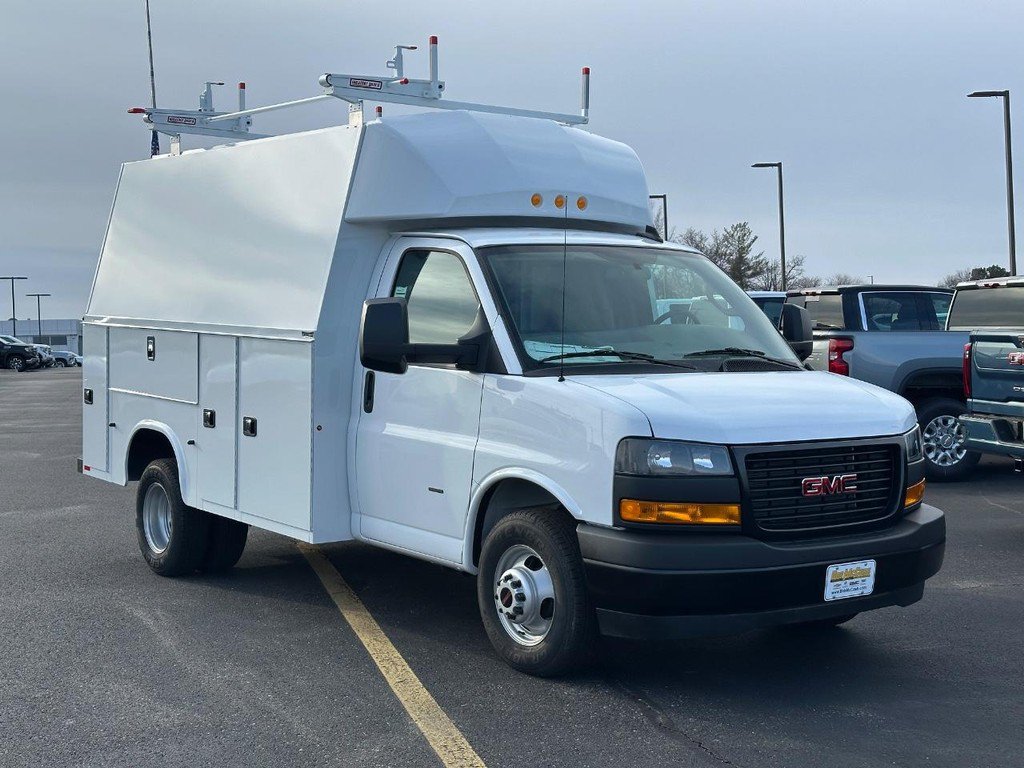 New 2024 GMC Savana 3500 w/ Power Convenience Package RWD image 2