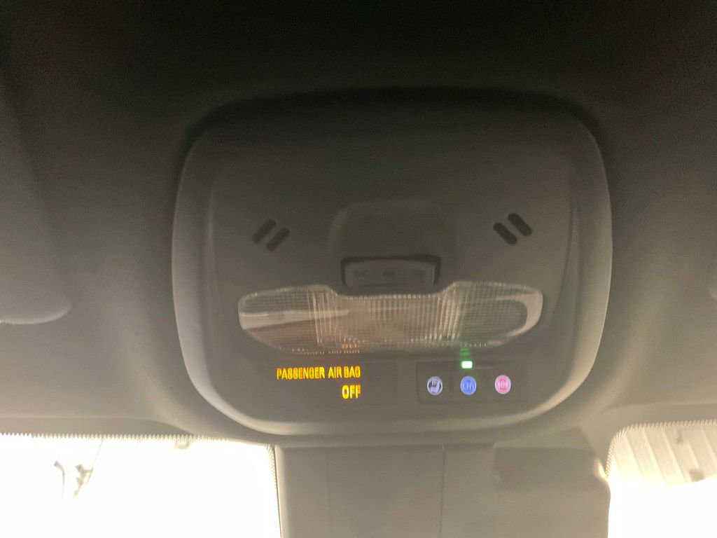 Used 2025 Buick Envista Sport Touring w/ Convenience I Package FWD image 28