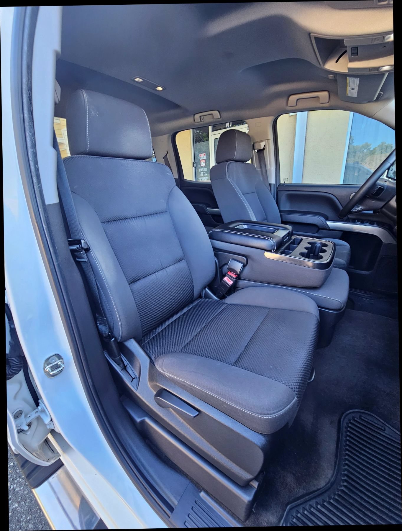 Used 2018 Chevrolet Silverado 1500 LT w/ LT Eassist Package RWD image 29
