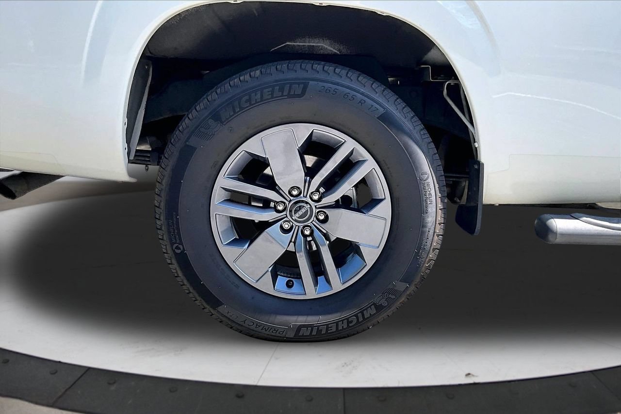 Used 2025 Nissan Frontier SV RWD image 33
