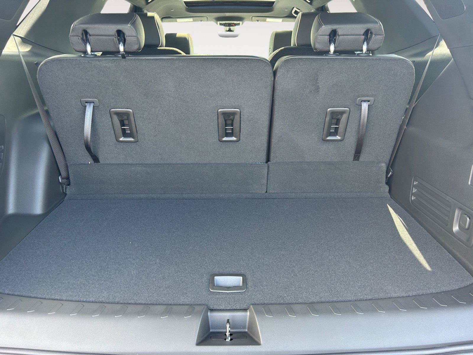 Used 2023 Chevrolet Traverse Premier FWD image 20