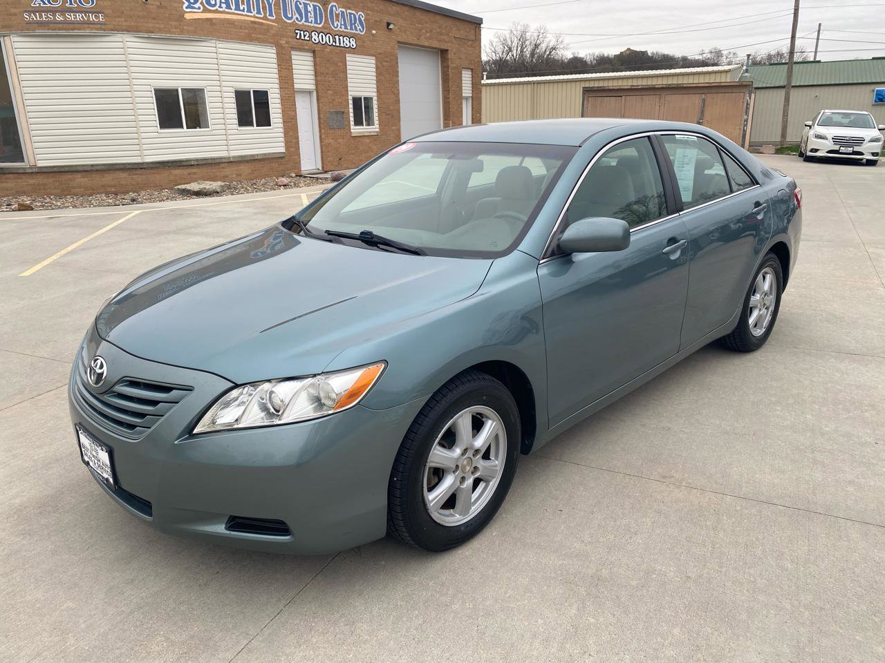 Used 2009 Toyota Camry XLE FWD image 2