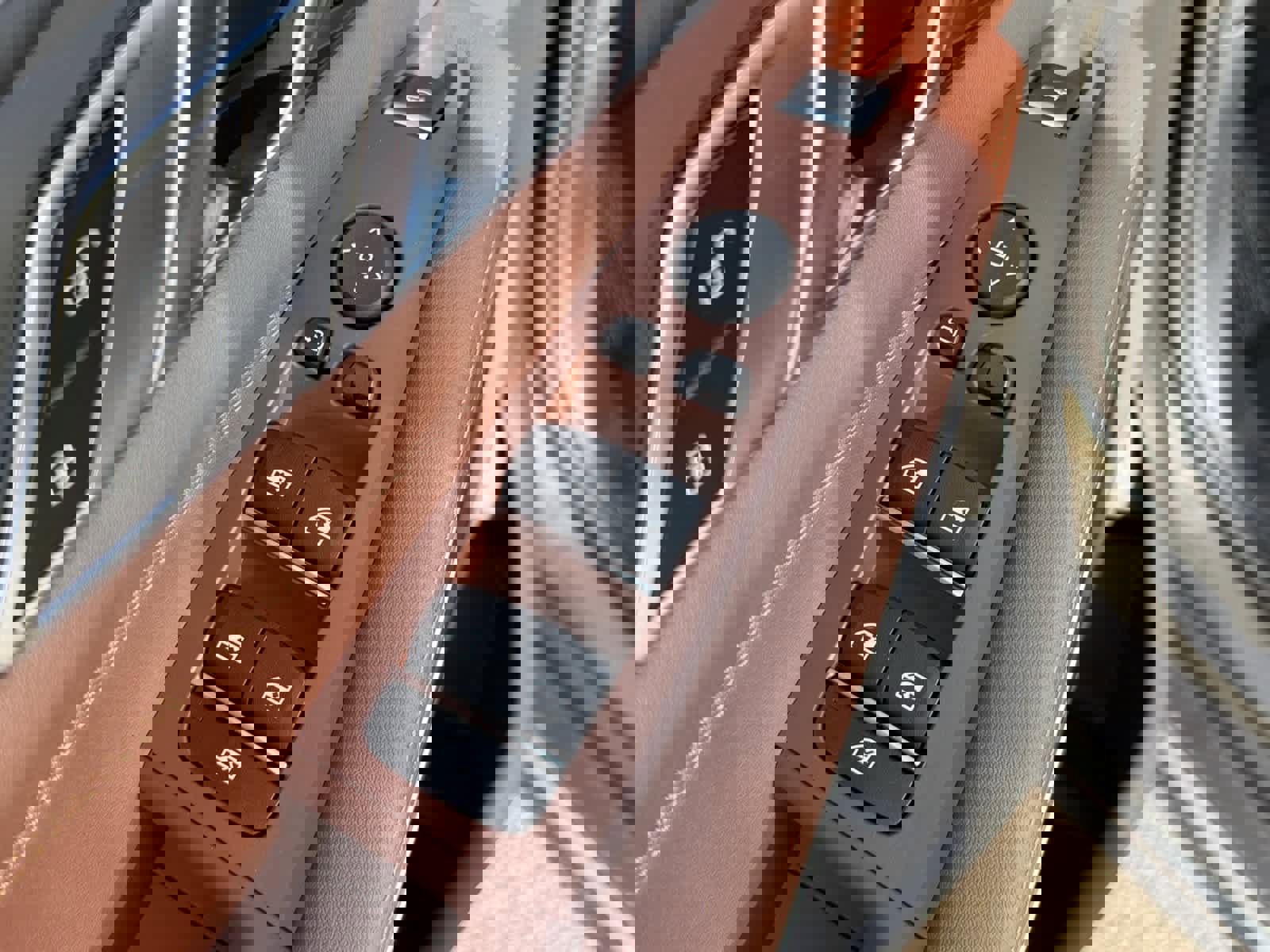 New 2026 BMW X5 xDrive50e image 13