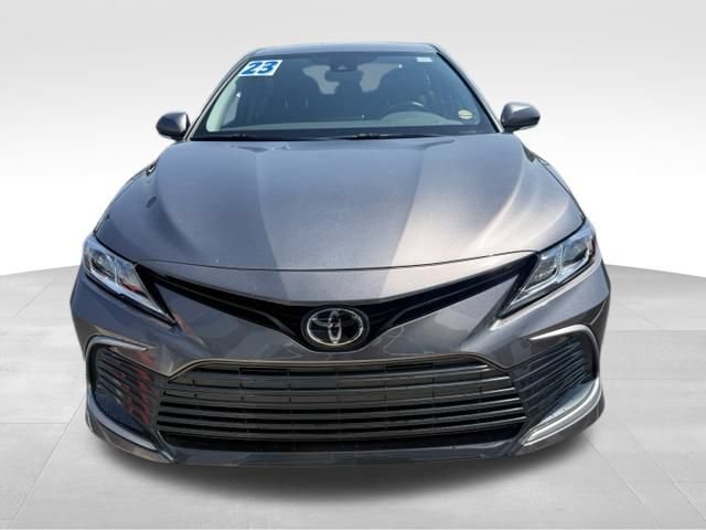 Used 2023 Toyota Camry LE w/ Convenience Package FWD image 2