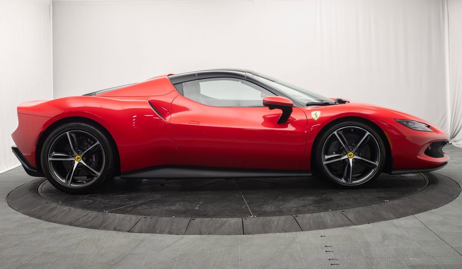 Used 2025 Ferrari 296 GTS RWD image 10