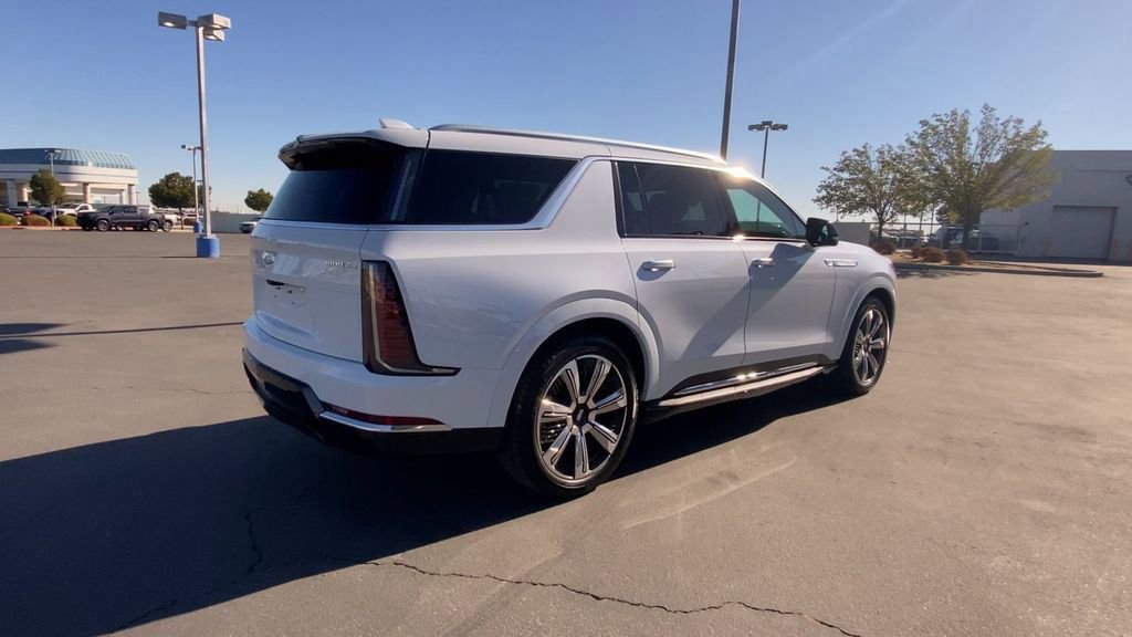 Used 2026 Cadillac Escalade IQL Luxury image 8