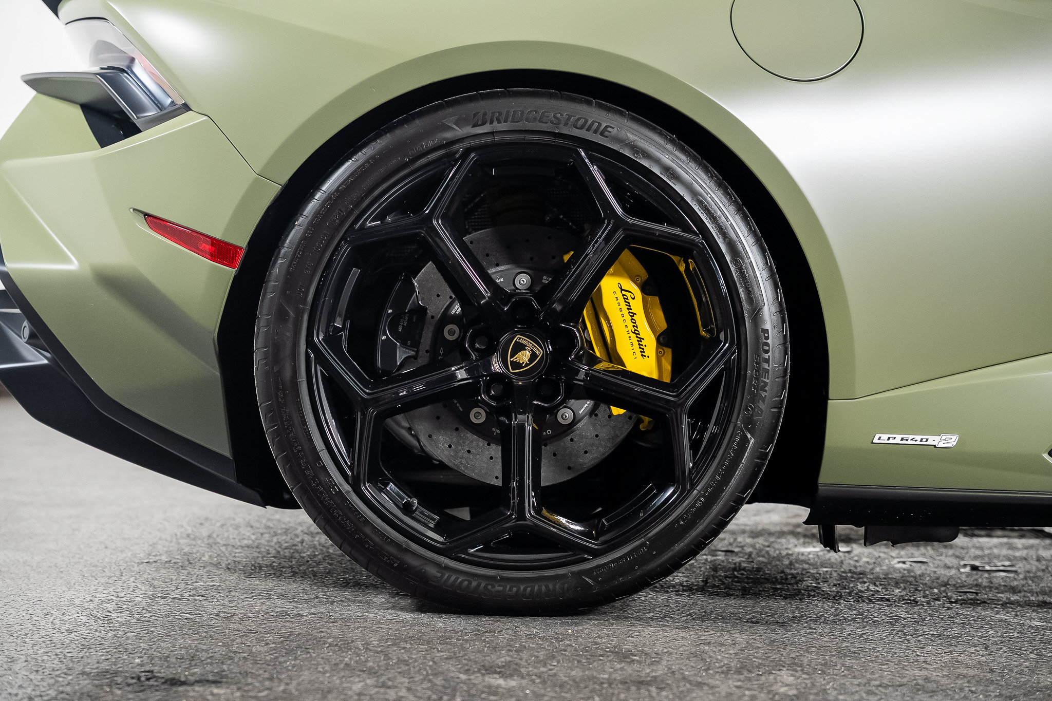 Used 2023 Lamborghini Huracan Tecnica RWD image 31