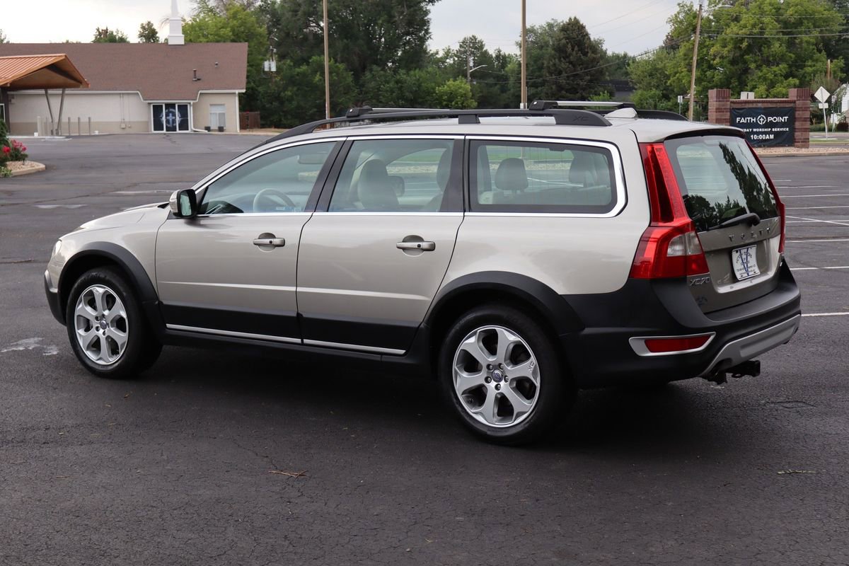 Used 2011 Volvo XC70 T6 image 8