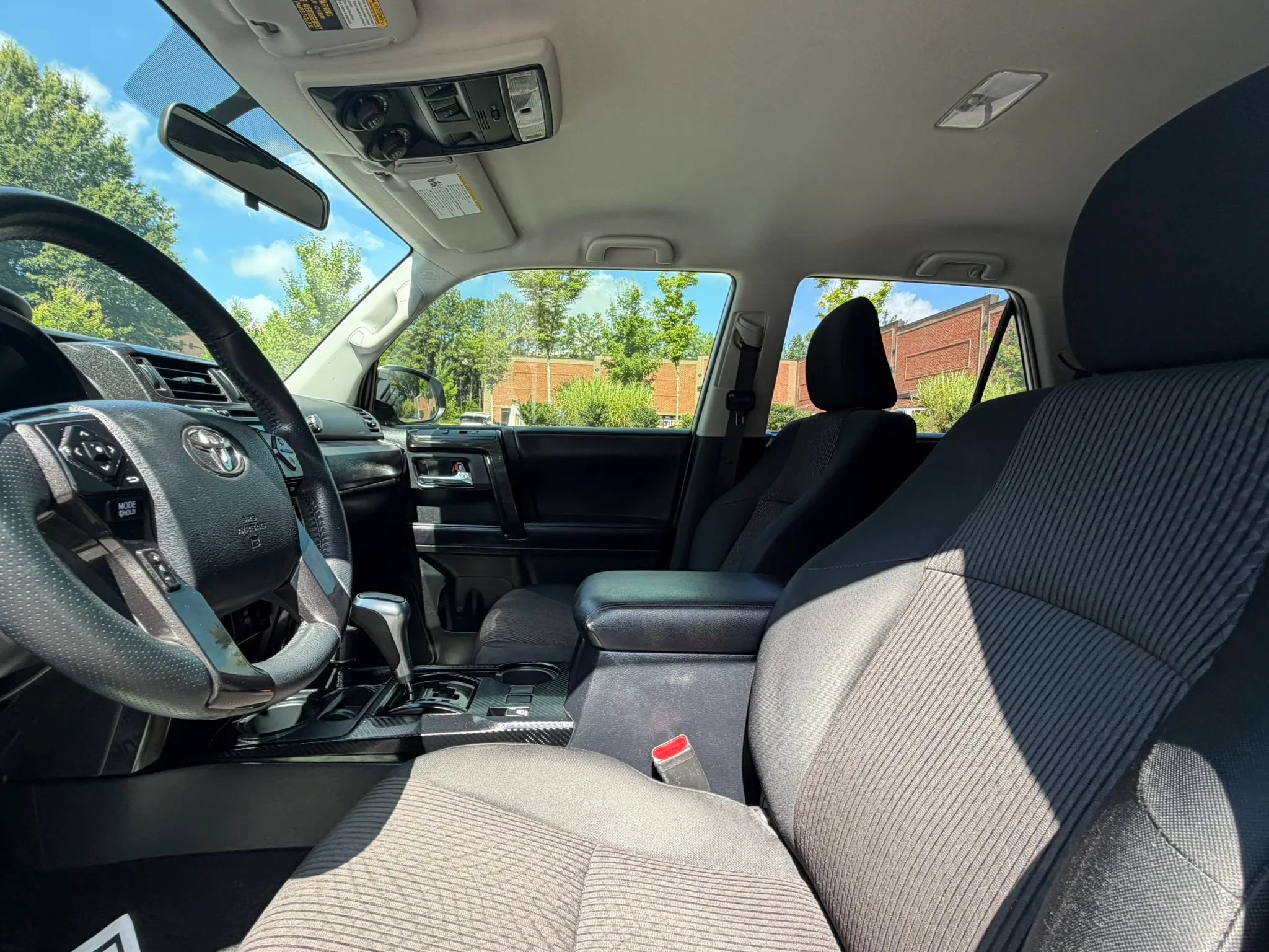 Used 2018 Toyota 4Runner TRD Off-Road AWD/4WD image 10