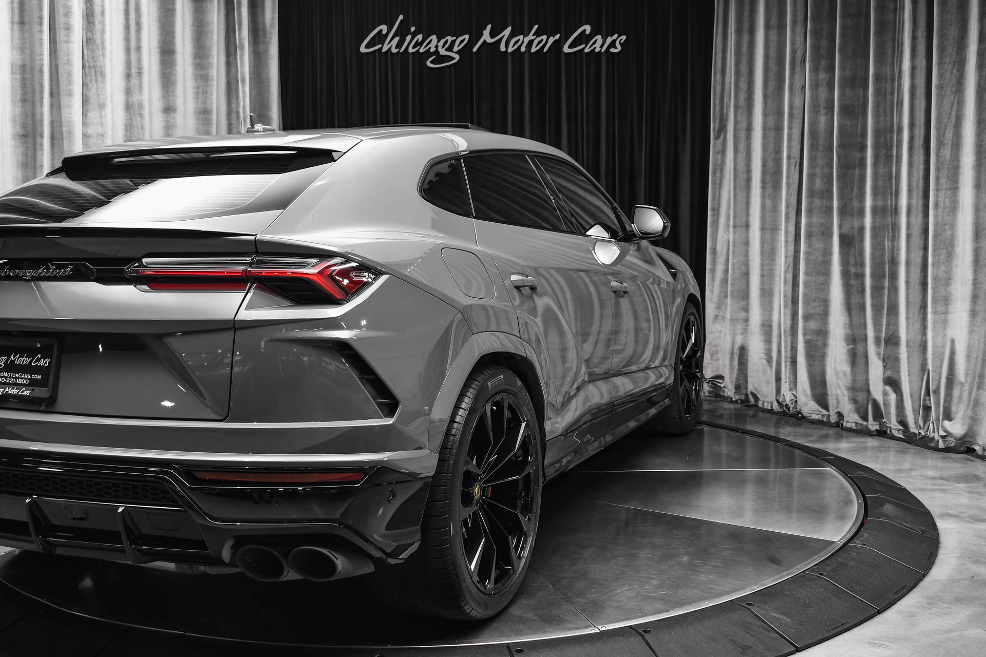 Used 2021 Lamborghini Urus AWD/4WD image 46
