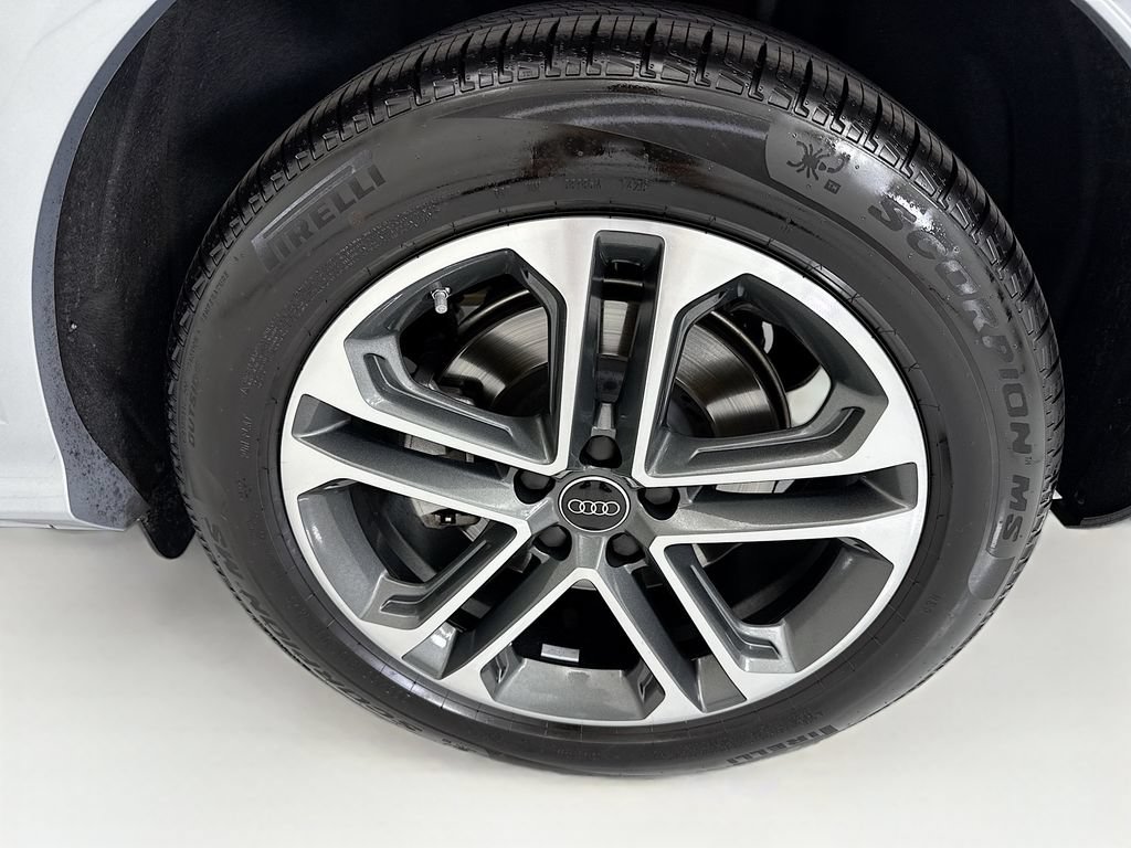 Used 2025 Audi Q5 Prestige AWD/4WD image 30