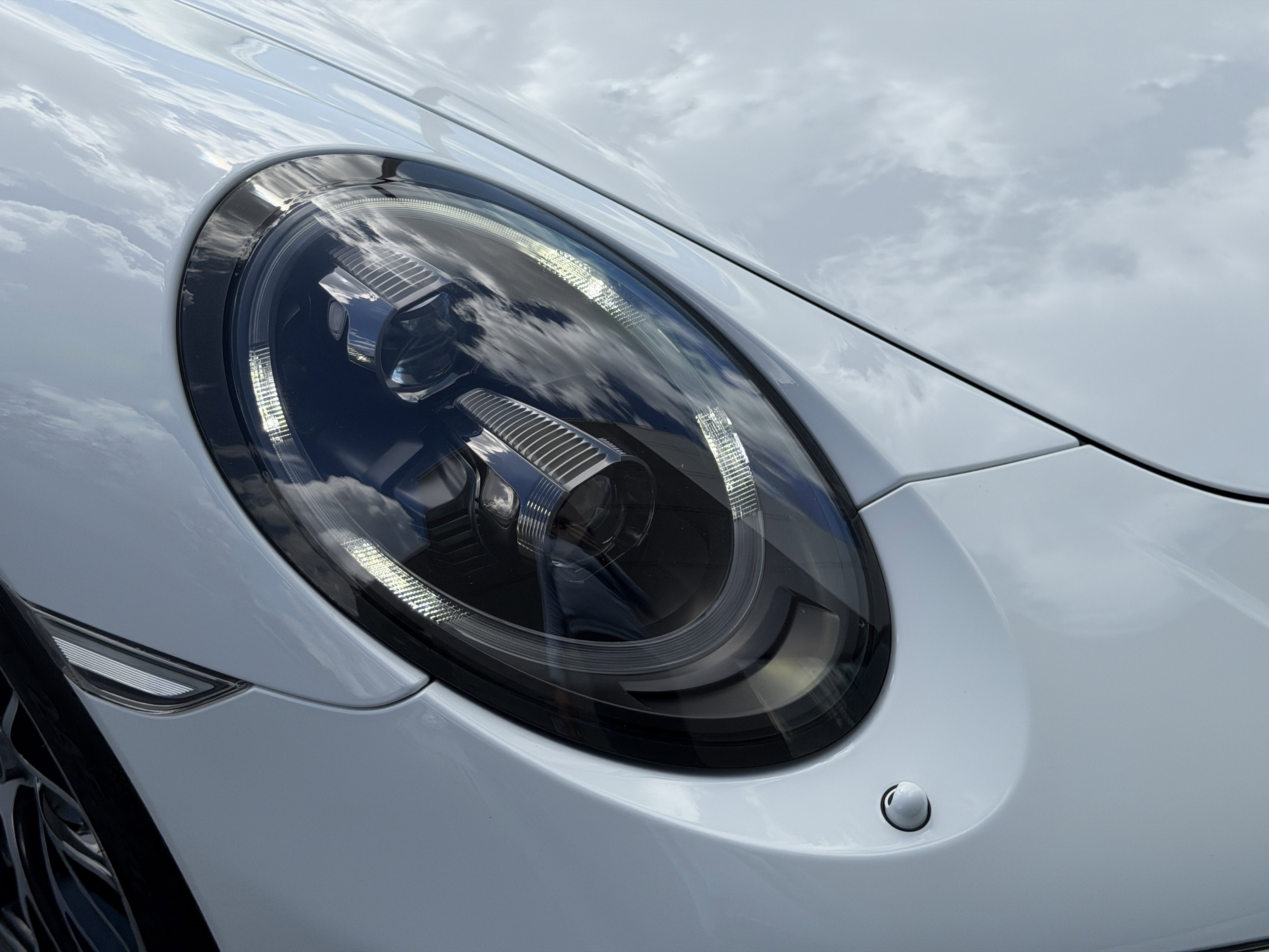 Certified 2015 Porsche 911 Turbo S image 13