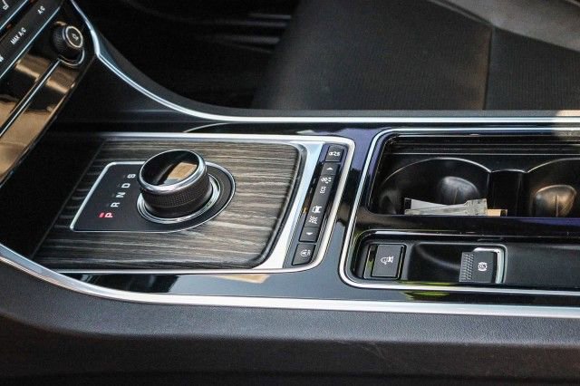 Used 2018 Jaguar XF S image 39