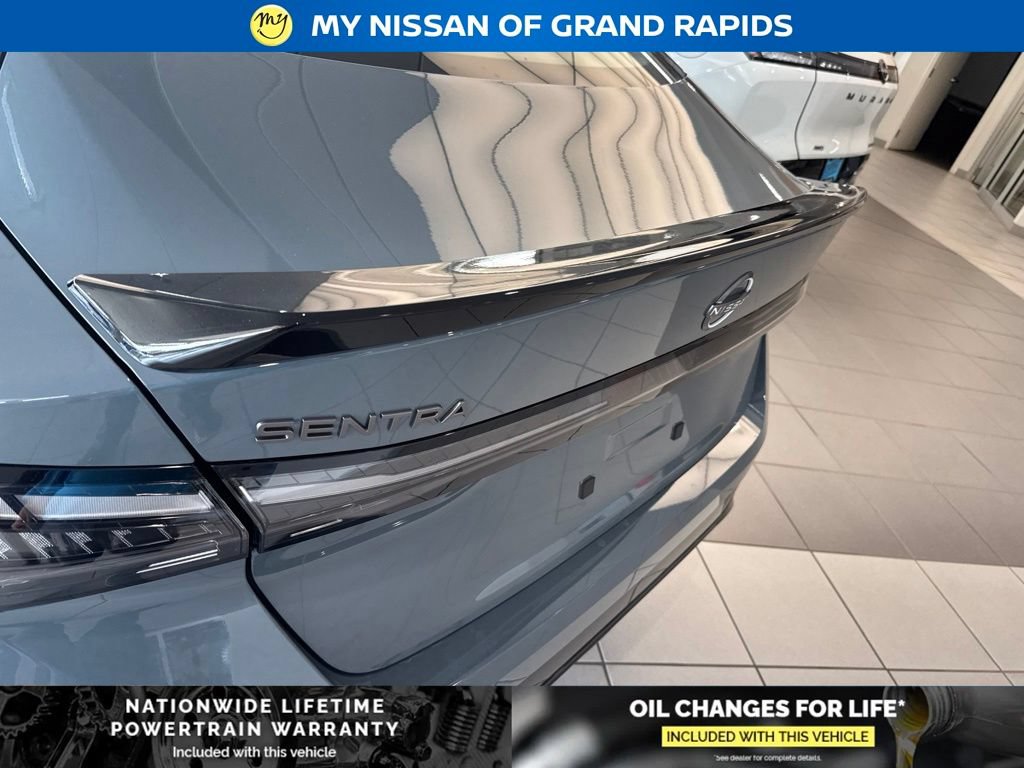New 2026 Nissan Sentra SR w/ Floor Mat Package FWD image 8