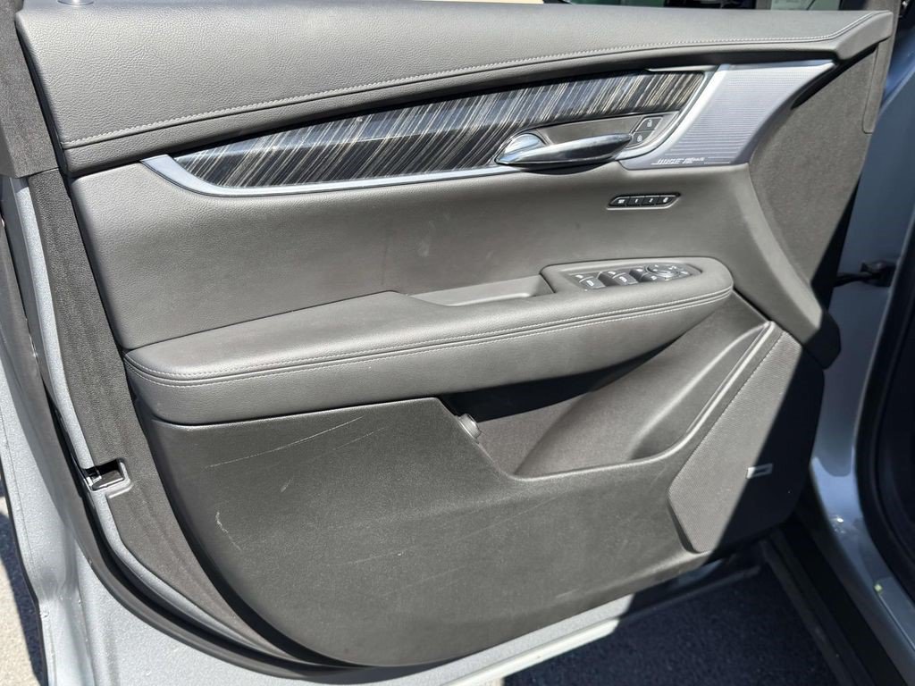 Certified 2025 Cadillac XT6 Premium Luxury w/ Technology Package AWD/4WD image 19