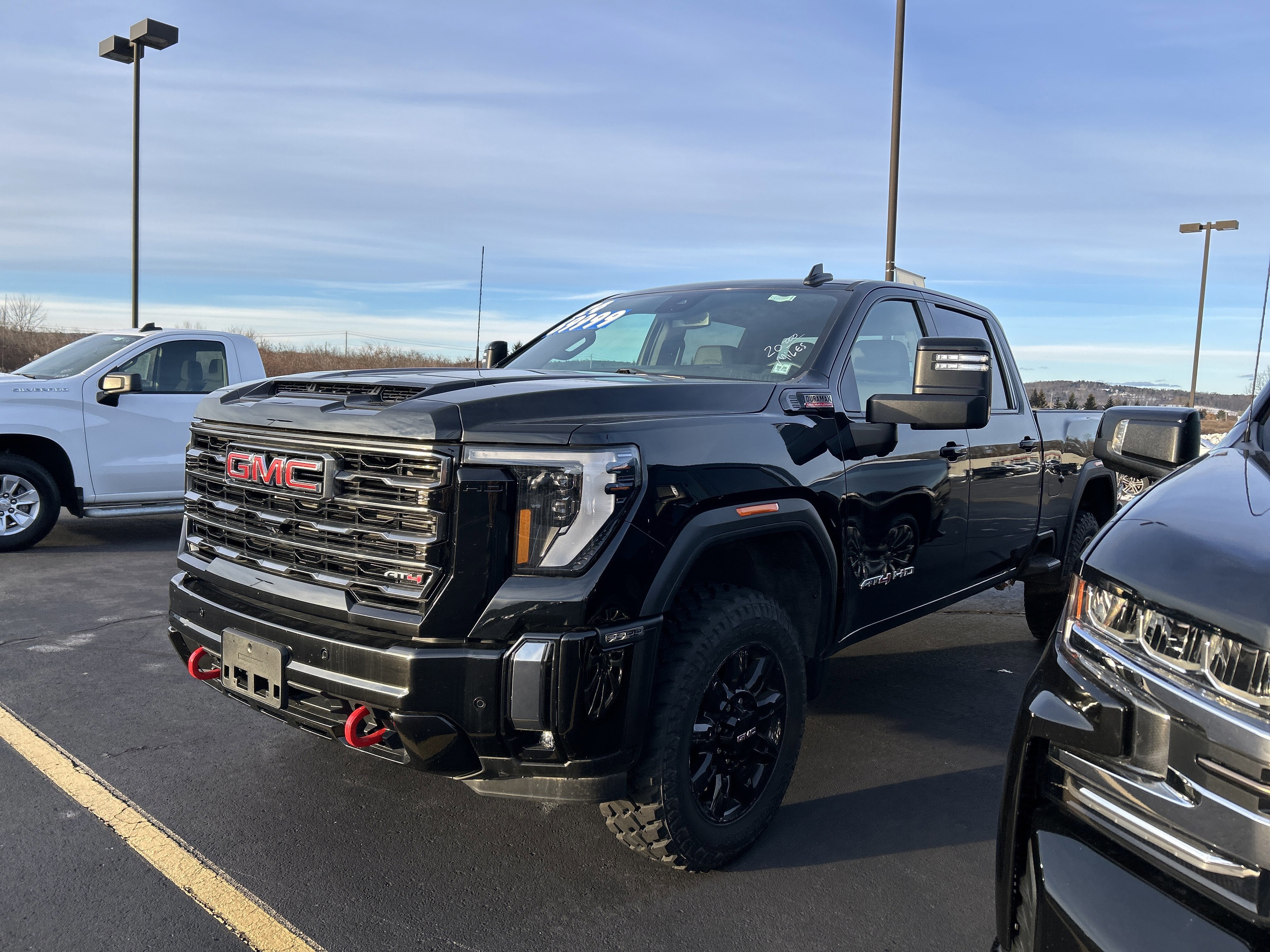 Used 2024 GMC Sierra 2500 AT4 image 14