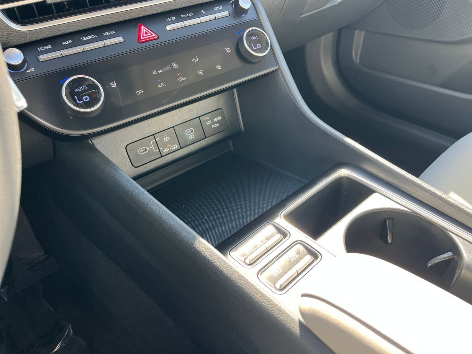 Used 2025 Kia Soul LX w/ LX Technology Package FWD image 42