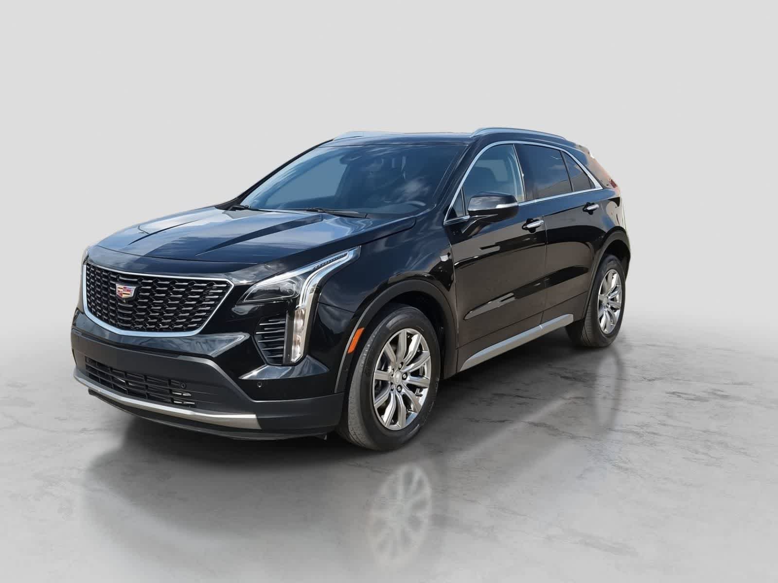 Used 2022 Cadillac XT4 Premium Luxury w/ Enhanced Visibility Package FWD image 4