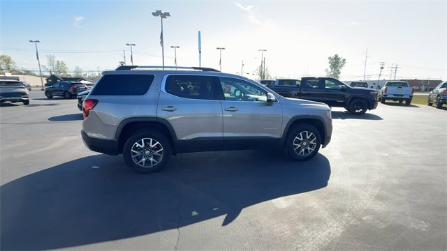 Certified 2023 GMC Acadia SLE w/ Driver Convenience Package image 9
